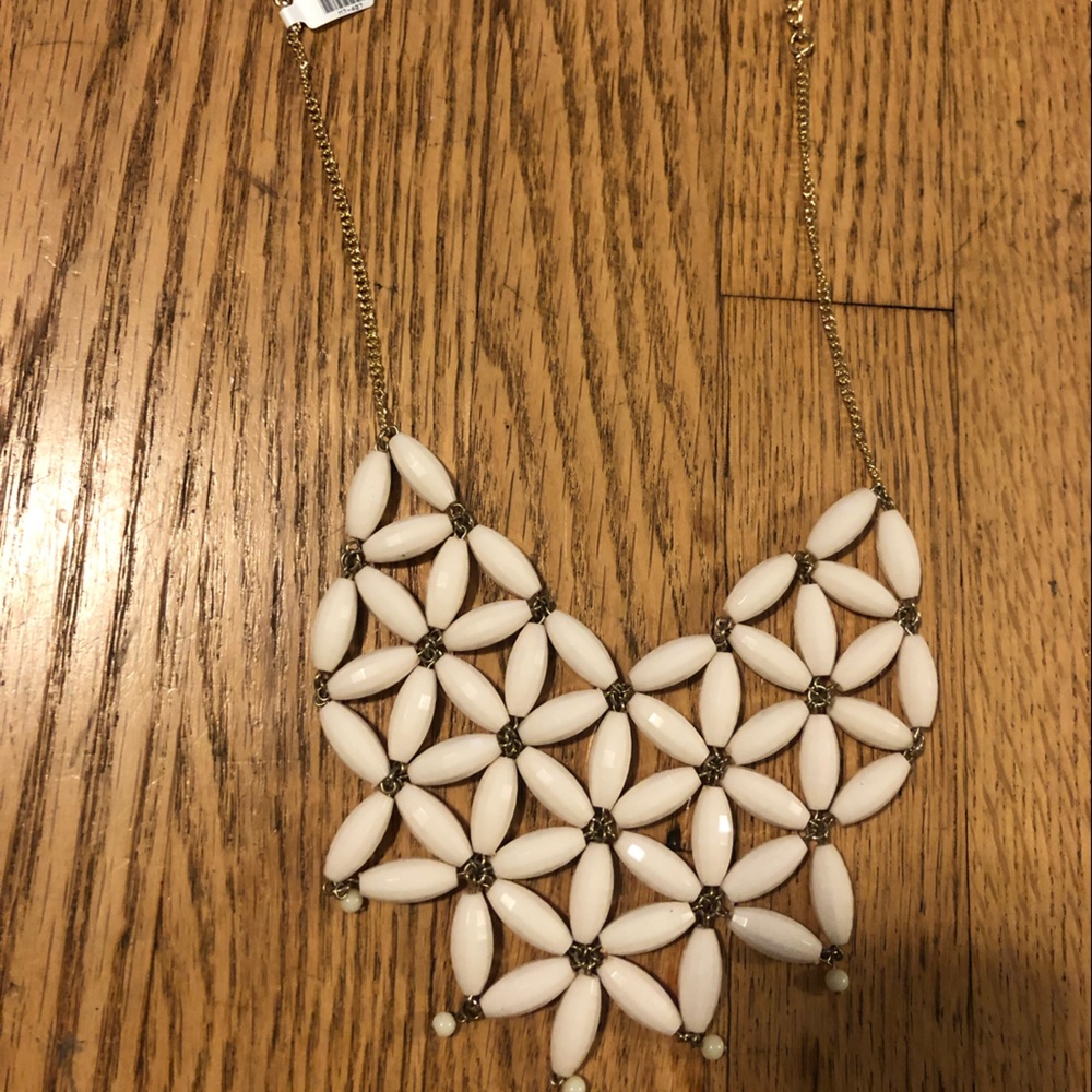 Bib necklace